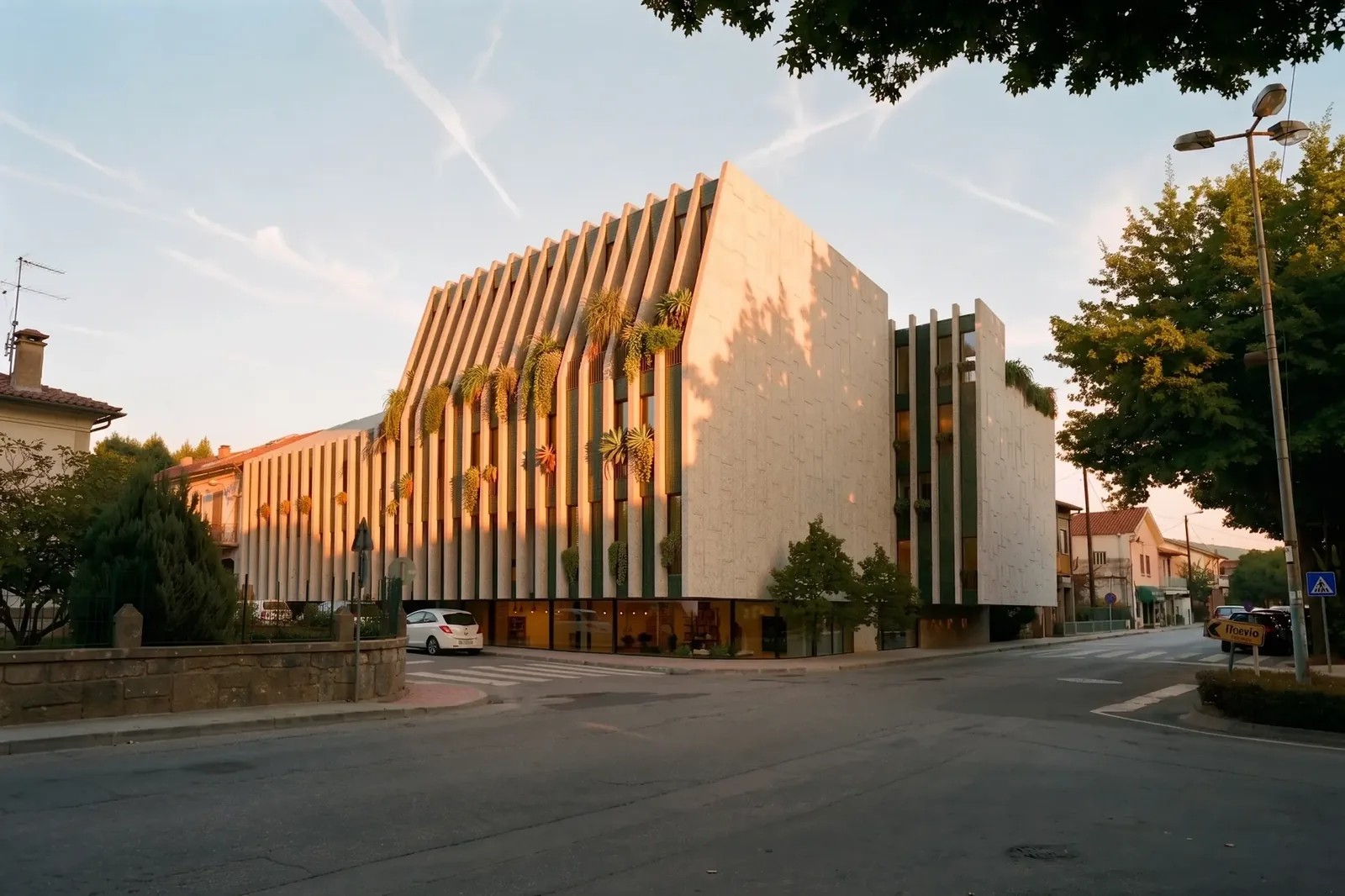 Fachada do Edifício Azul, edifício misto em Guimarães